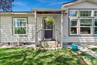 497 S Commercial St, Glenns Ferry, ID 83623