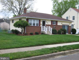602 Jackson Ave, Magnolia, NJ 08049