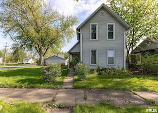 270 21st Ave N, Clinton, IA 52732