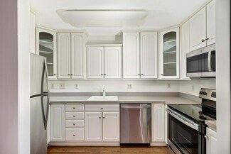 2200 Nevada Ave S Unit 203, Saint Louis Park, MN 55426