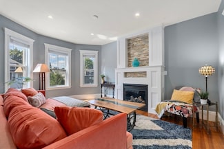 20 Montvale St Unit 3, Roslindale, MA 02131