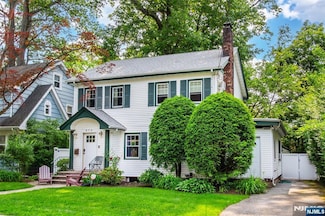 973 Garrison Ave, Teaneck, NJ 07666