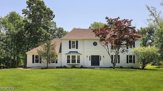 14 Edgewood Rd, Branchburg, NJ 08853