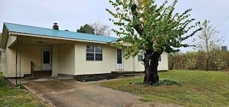 203 NE 2nd St, Corning, AR 72422