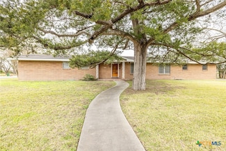 726 Saint Vincent St, Gonzales, TX 78629