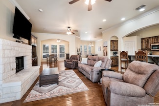 2784 Indian Wells Dr E, Kerrville, TX 78028