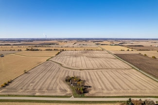 2826 Stone Quarry Rd, Belvidere, IL 61008