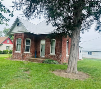 402 N Willow St, Dana, IN 47847