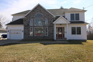 107 Clearview Ln, Peckville, PA 18452