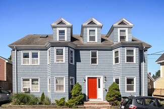 21 Mall St Unit 2, Salem, MA 01970