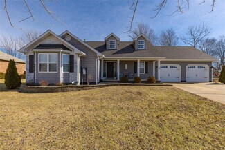 1302 Stonegate St, Farmington, MO 63640