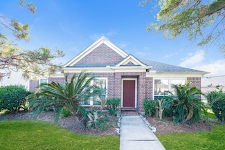 110 Smokey Lake Ln, Dickinson, TX 77539