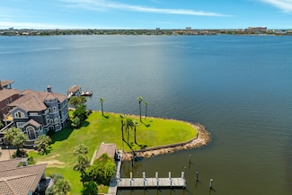 1019 Palm Cove Ct, Galveston, TX 77554