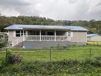 1100 Balkan Rd, Pineville, KY 40977