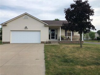 2037 Summer Evening Dr, Canal Fulton, OH 44614