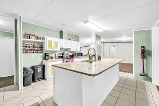 2236 Old Jolly Bay Rd, Freeport, FL 32439