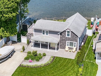 1091 Tobey St, New Bedford, MA 02745