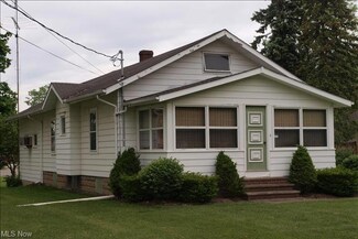 4986 Damon Ave NW, Warren, OH 44483