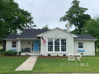 205 E School St, Atmore, AL 36502