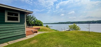 2502 Birchview Dr NW, Baudette, MN 56623