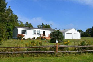 36 N Smith Rd, Bradford, ME 04410
