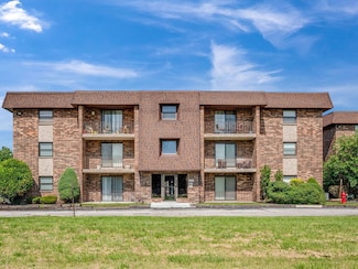 2237 175th St Unit 1B, Lansing, IL 60438