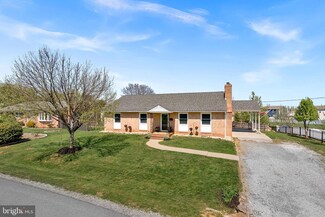 4 Rockcroft Dr, Berryville, VA 22611
