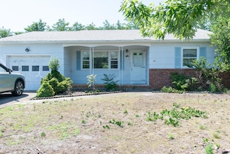 30 Sherwood Ln, Toms River, NJ 08757
