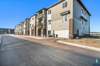 7701 S Townsley Ave Unit 214, Sioux Falls, SD 57108