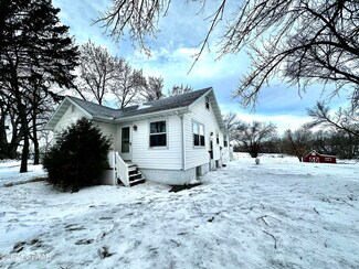 43180 200th St SW, East Grand Forks, MN 56721