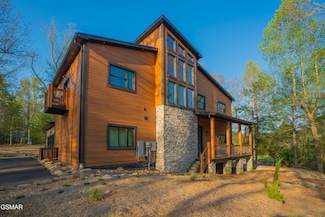 2215 Sawmill Cove Dr, Sevierville, TN 37862
