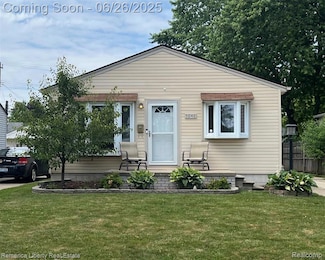 5048 Gloria St, Wayne, MI 48184