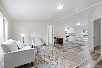 1320 N Oak Harbor St Unit 1, Oak Harbor, WA 98277