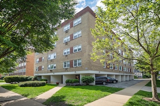 445 Sherman Ave Unit 301, Evanston, IL 60202