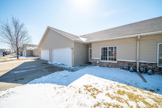 5242 Supalla Ct NW, Rochester, MN 55901