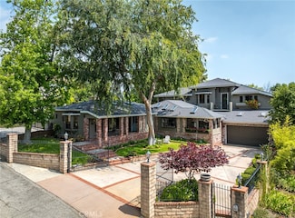 2410 W Cinco Casitas Ln, La Crescenta, CA 91214