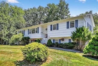 6 Danlyn Ct, New City, NY 10956