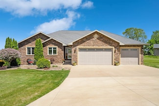 18910 Teddy Bear Ct, Dubuque, IA 52002