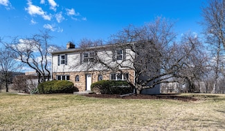 22W046 Mccormick Ave, Glen Ellyn, IL 60137