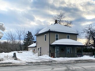 21 Market St, Fort Kent, ME 04743