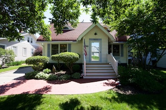 1923 Forres Ave, Saint Joseph, MI 49085