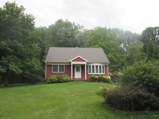 22 Vagele Ln, Glenmont, NY 12077