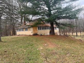 429 Drew St, Paw Paw, MI 49079