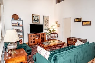 290 Pleasant St Unit 113, Watertown, MA 02472