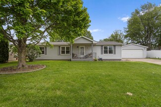 210 Appletree Dr, Urbana, IL 61802