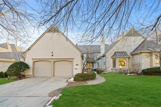 8158 Delmar St, Prairie Village, KS 66208