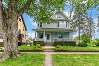 115 W 8th St, Tipton, IA 52772