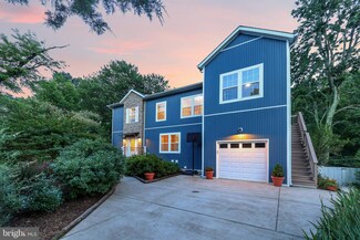 6057 Brook Dr, Falls Church, VA 22044