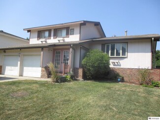 12706 Lillian St, Omaha, NE 68138