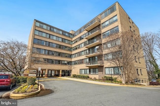 600 Roosevelt Blvd Unit 316, Falls Church, VA 22044